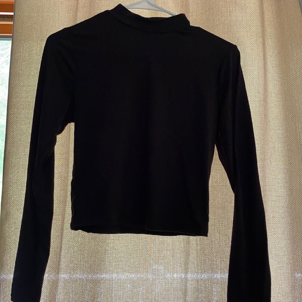 Long sleeve crop top